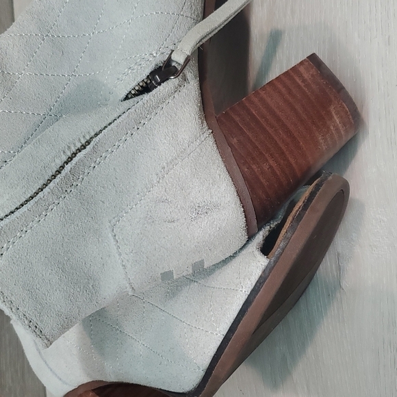 Toms Women Ankle Suede Block Heels Peep Toe Shoes boots sz 7 - Picture 15 of 15
